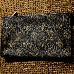 Authentic Louis Vuitton Zipper Pouch